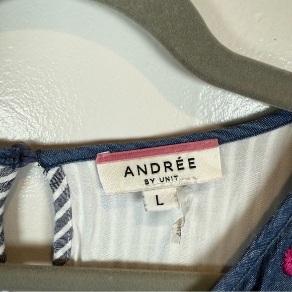 Andree by Unit Railroad Stripe Short Sleeve Tunic with Embroidered Florals Large - Picture 5 of 14
